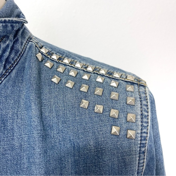 Gap- Cotton Chambray Button Down Shirt with Pyramid Stud Detail Size XS - Picture 7 of 11
